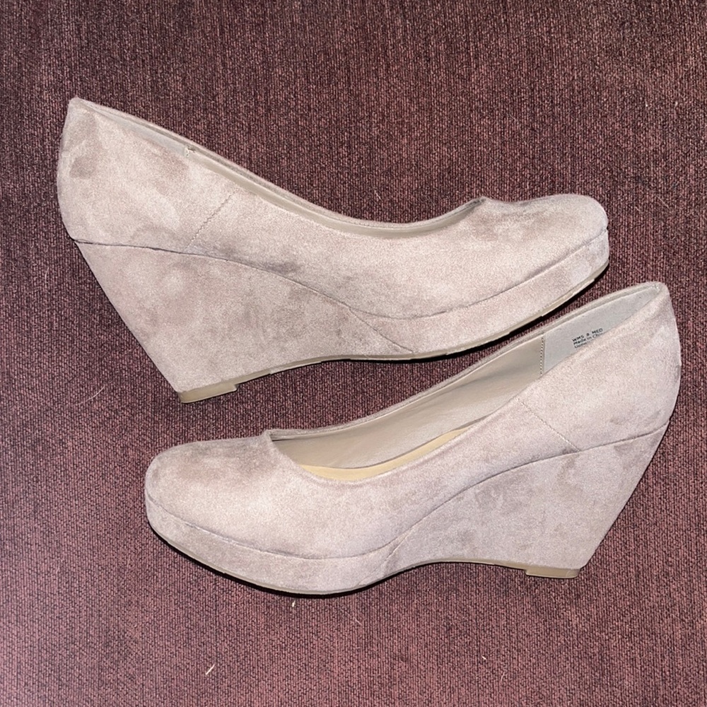 APT. 9, size 8, and suede type of material